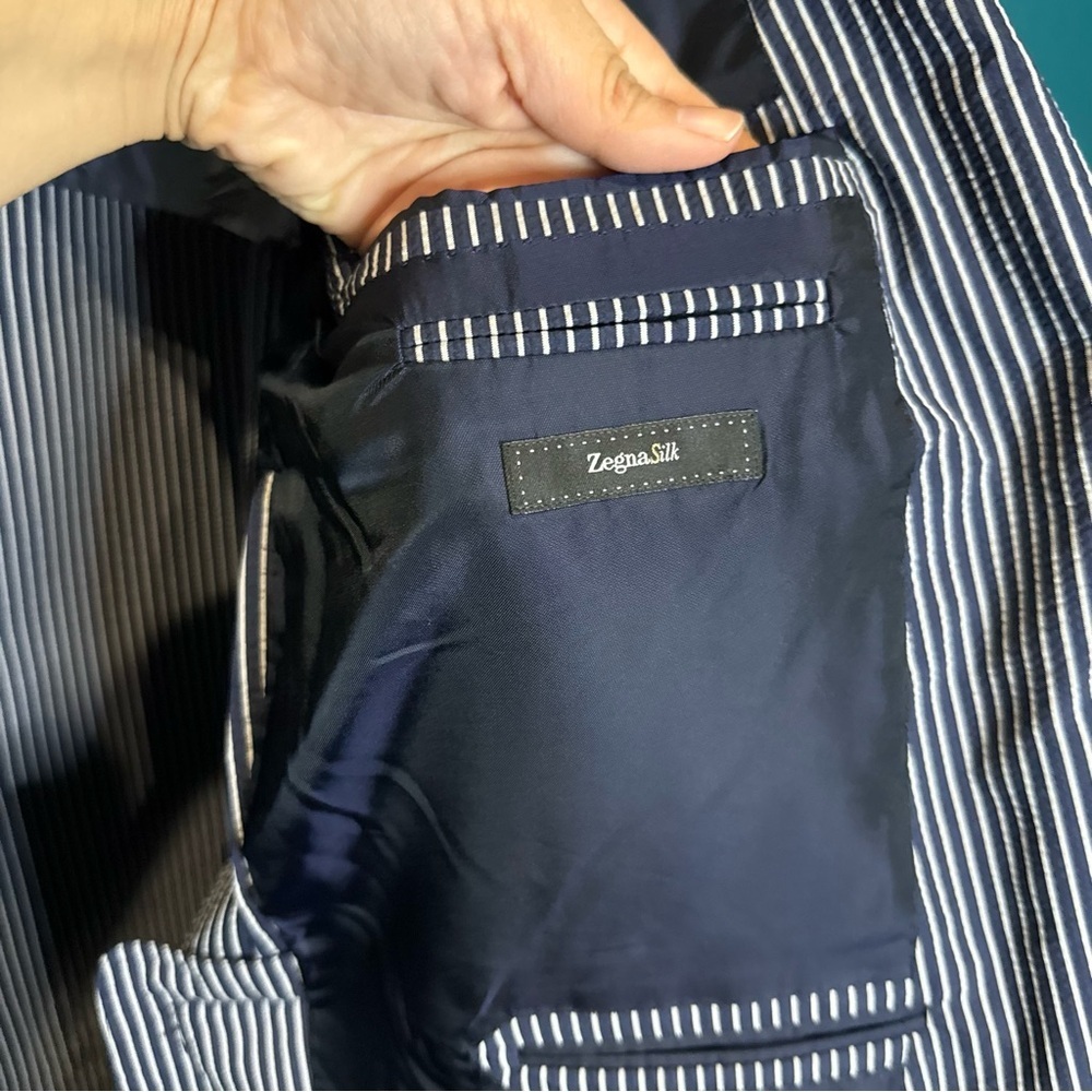 Ermenegildo Zegna Navy and White Pinstripe Blazer 100% SILK - Picture 7 of 16